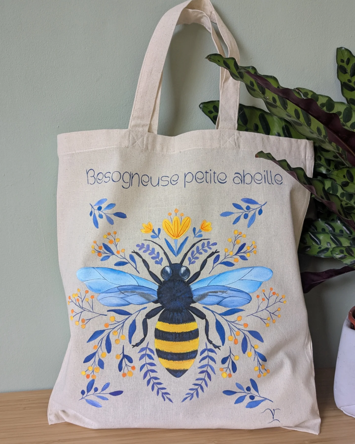 Besogneuse petite abeille