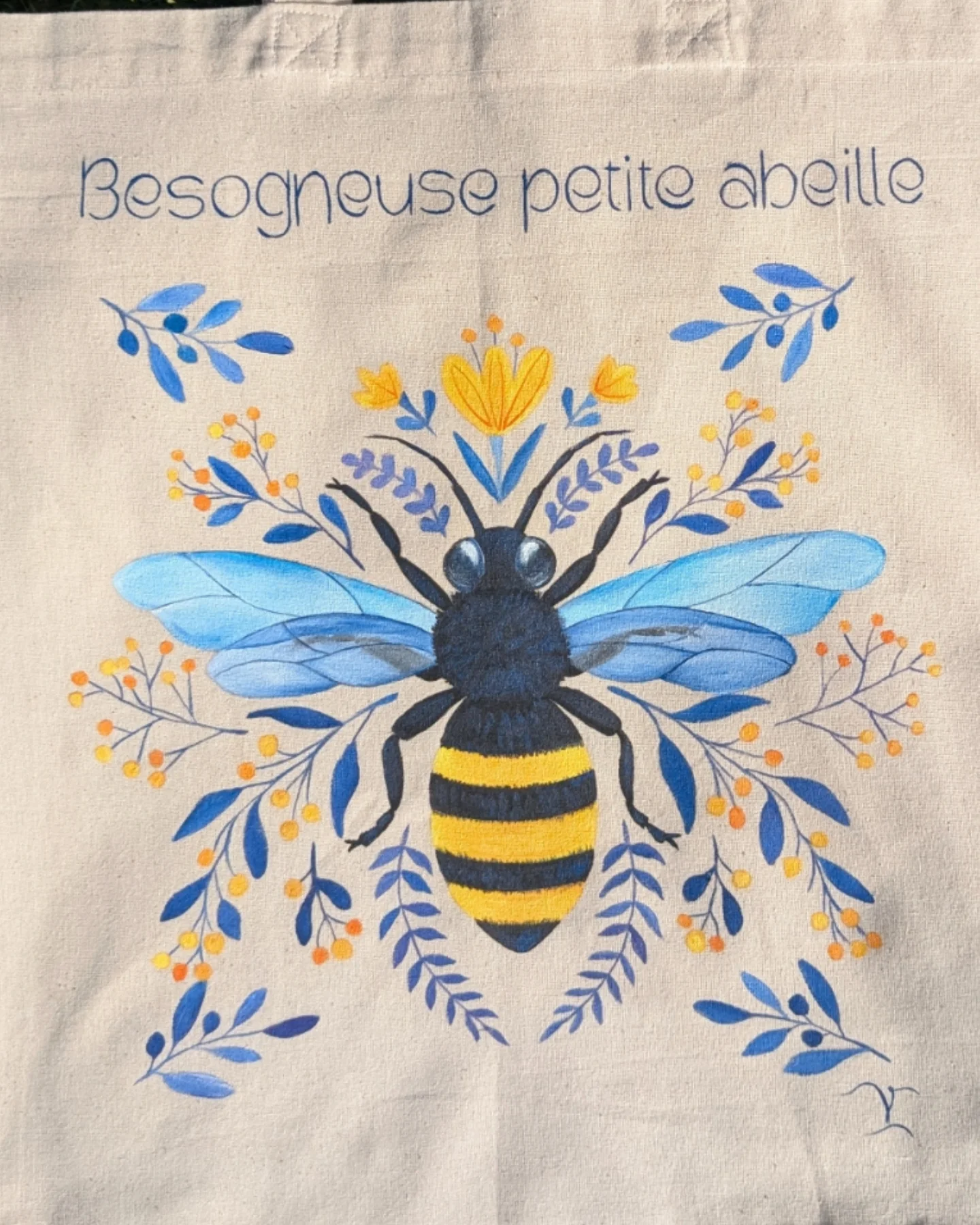 Besogneuse petite abeille